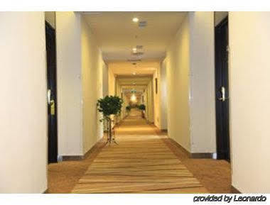 Super 8 Shuang Jing Qiao East Hotel Pechino Esterno foto